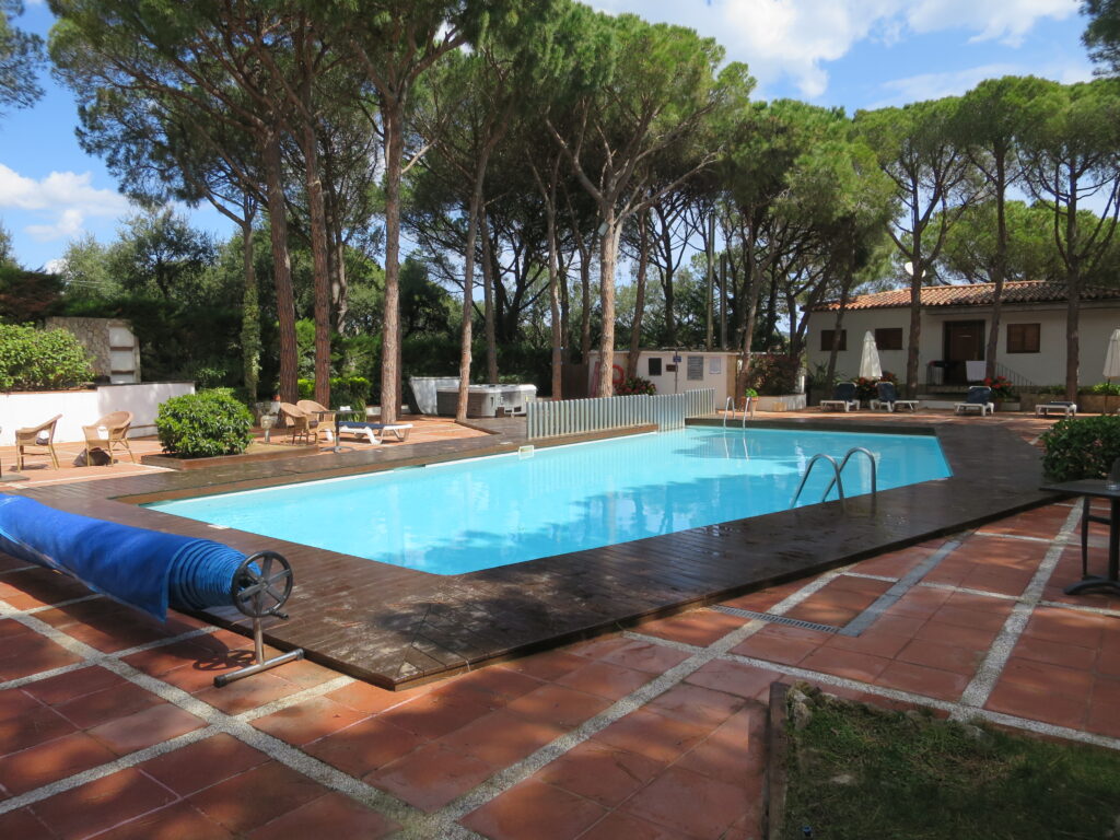 hotel-garbi-calellla-pool