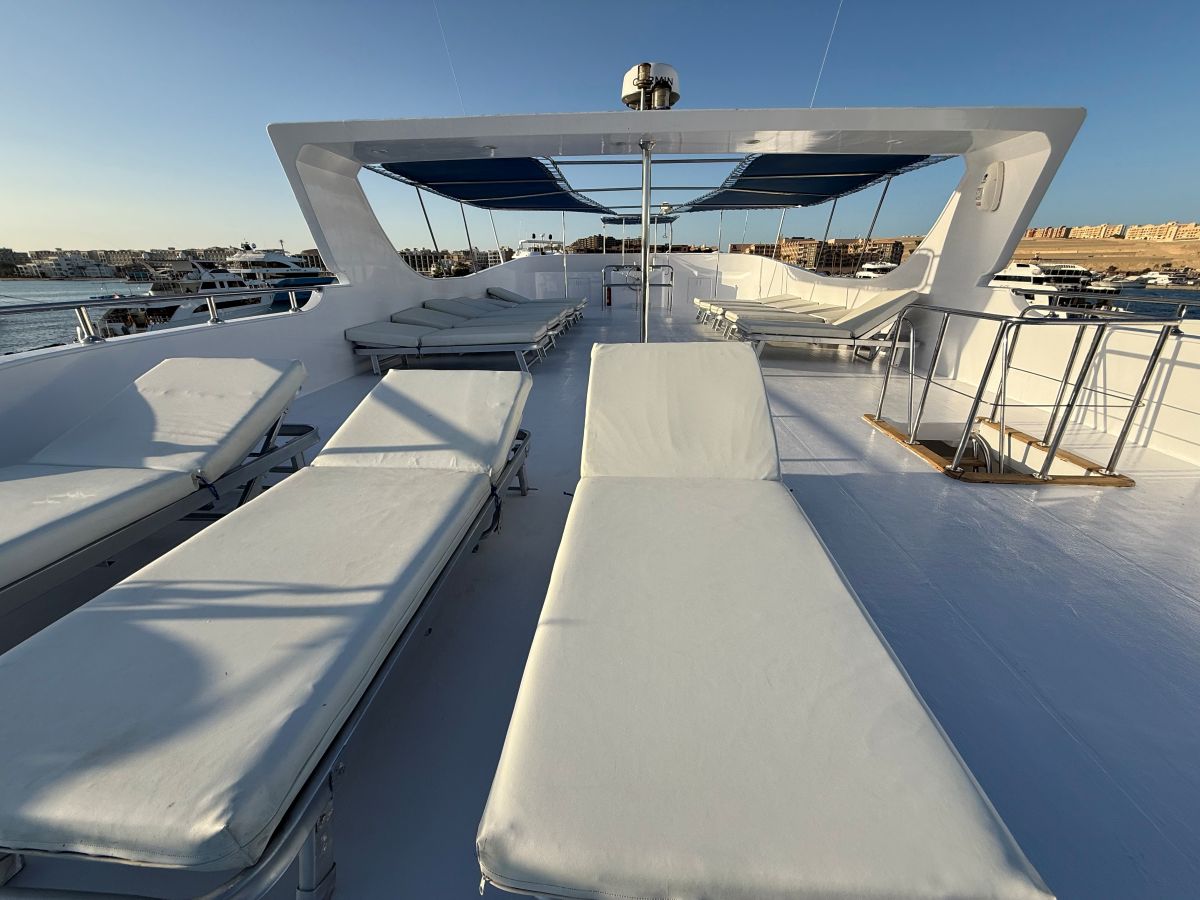 ghani liveaboard sundeck
