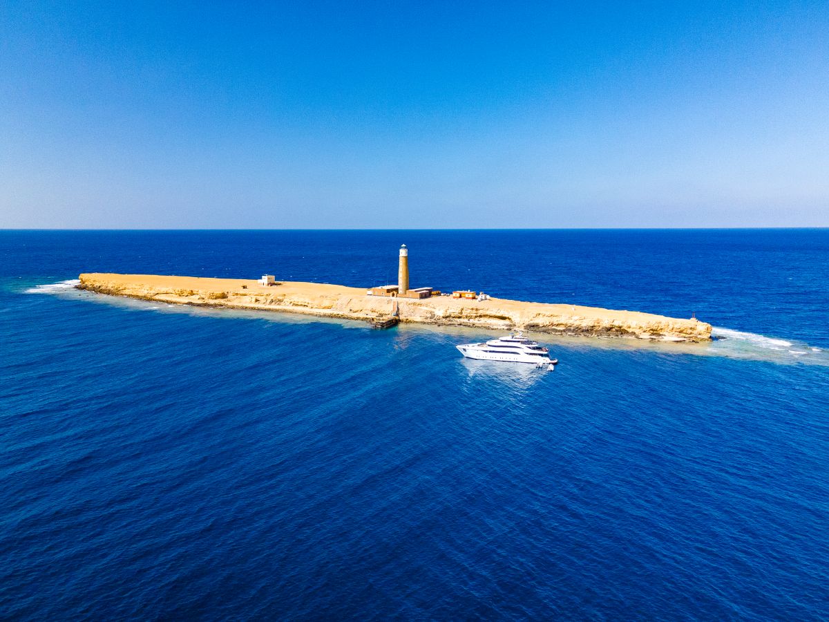 sea-serpent-glorious-miss-nouran-redsea-arial