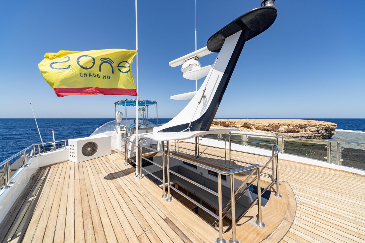 sea-serpent-glorious-miss-nouran-redsea-flydeck