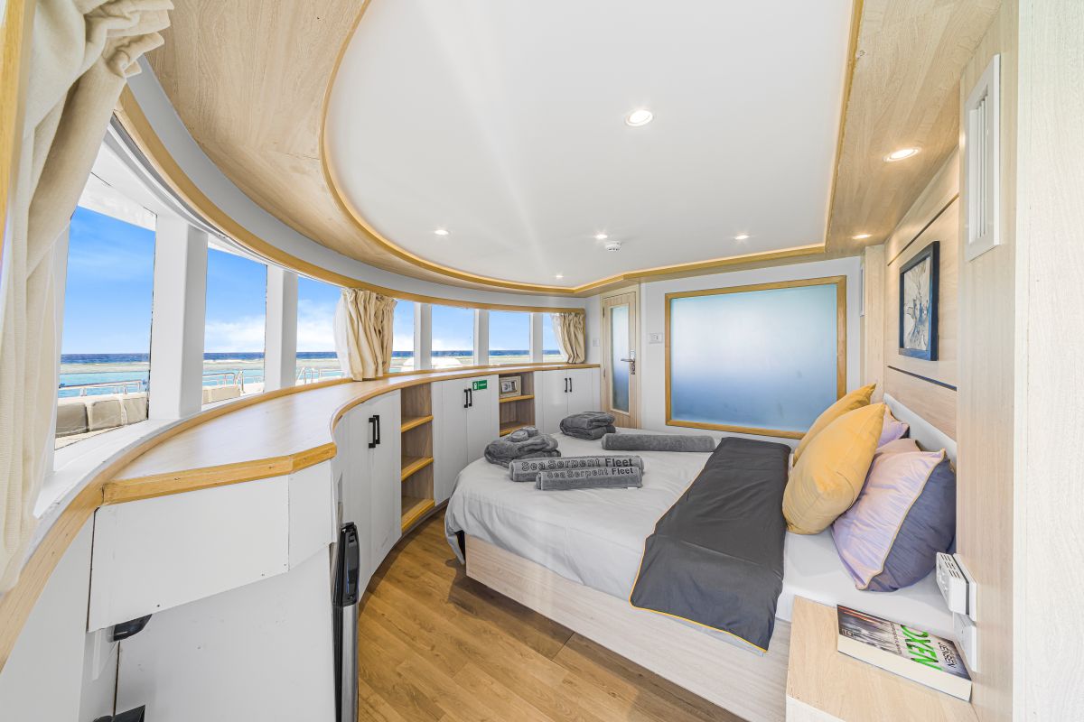 sea-serpent-glorious-miss-nouran-redsea-suite-sundeck