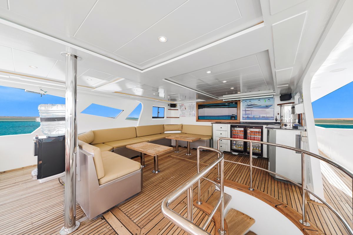 sea serpent red sea liveaboard seating