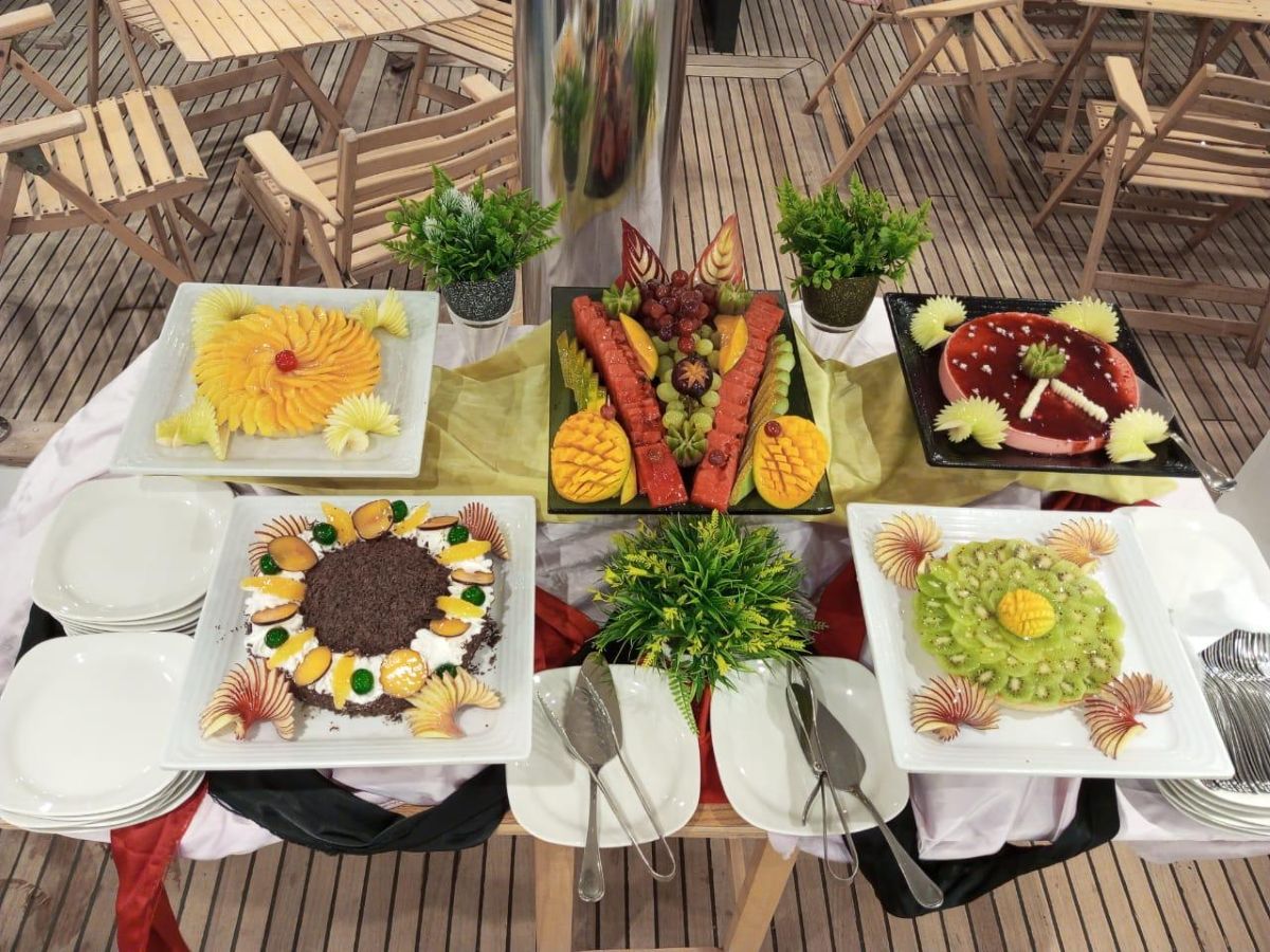 sea serpent red sea liveaboard food