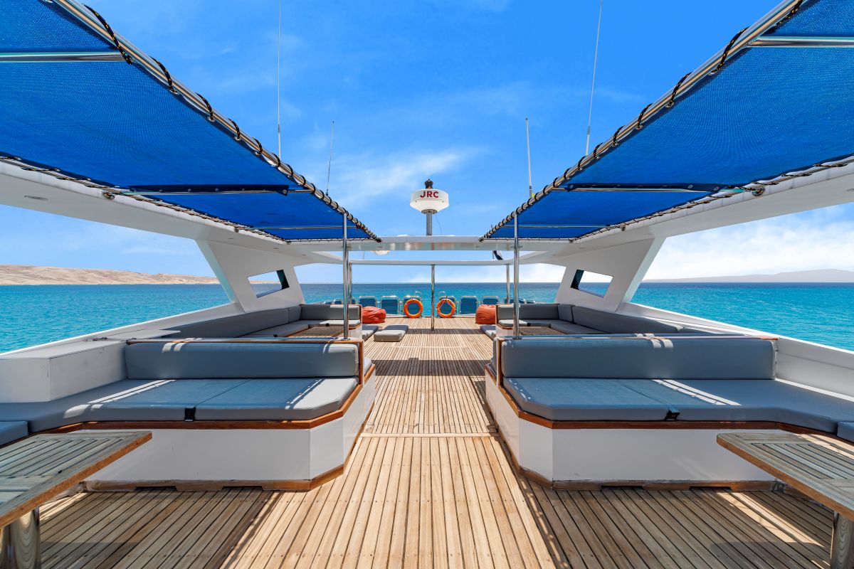 sea serpent red sea liveaboard sundeck