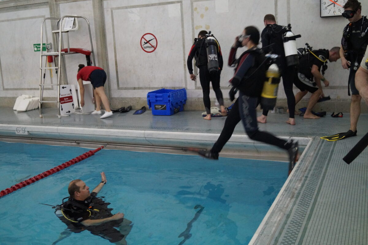 Jumping in to the dive course